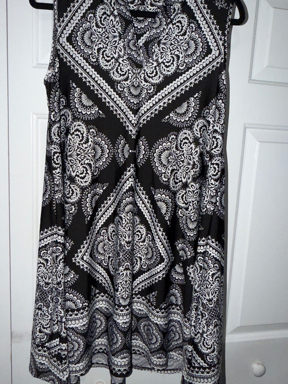 Black & White Printed Sleeveless Women’s dress